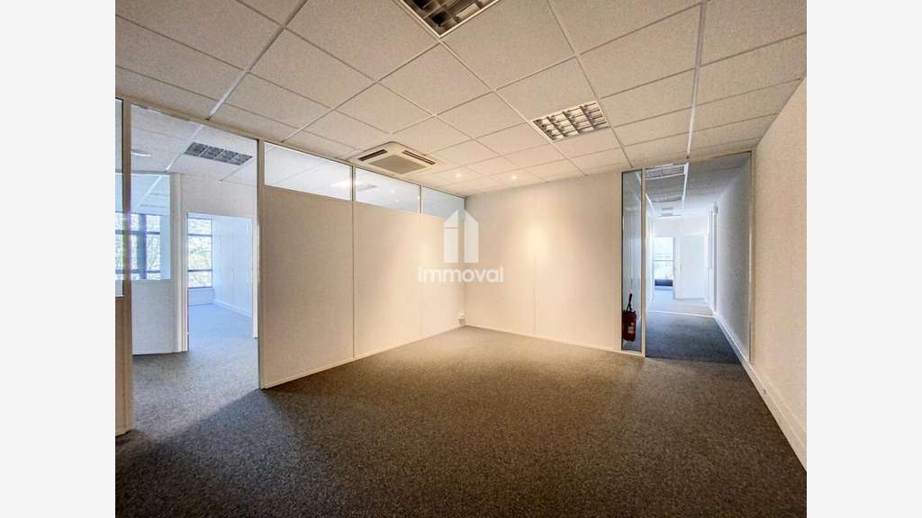 A louer bureaux 102m² R+1 à Entzheim