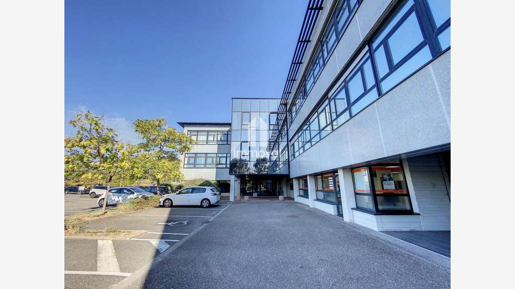 Locaux professionnels 203m² à Entzheim Aéroparc