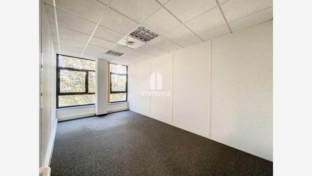 Locaux professionnels 203m² à Entzheim Aéroparc