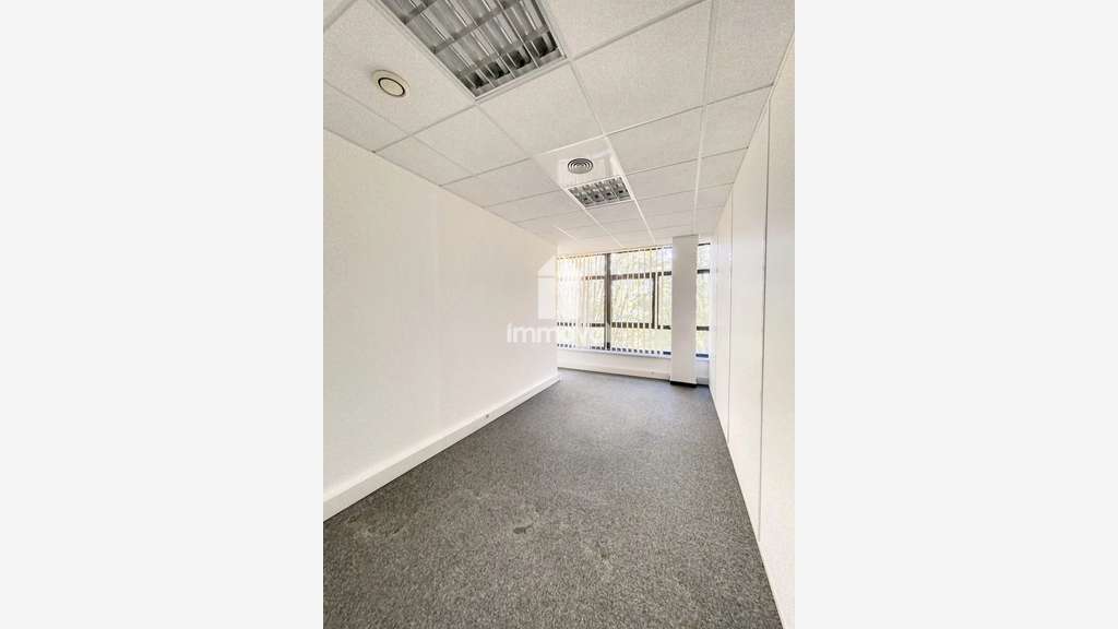 Locaux professionnels 203m² à Entzheim Aéroparc