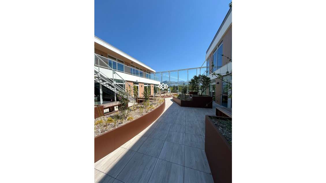 Location espace de bureaux neuf 85m²  à Poisy