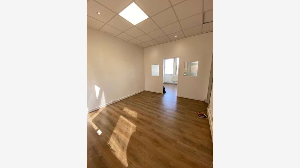 A louer bureau lumineux 29m² à Épinay-sur-Seine