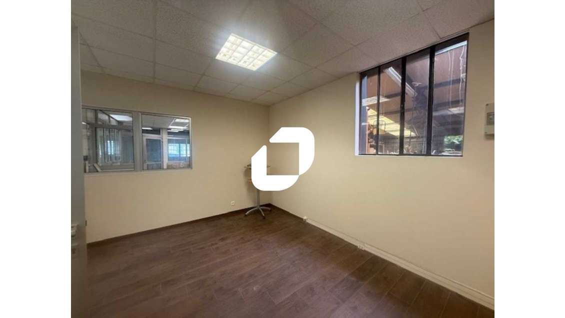 A louer Bureaux 400m² Eragny