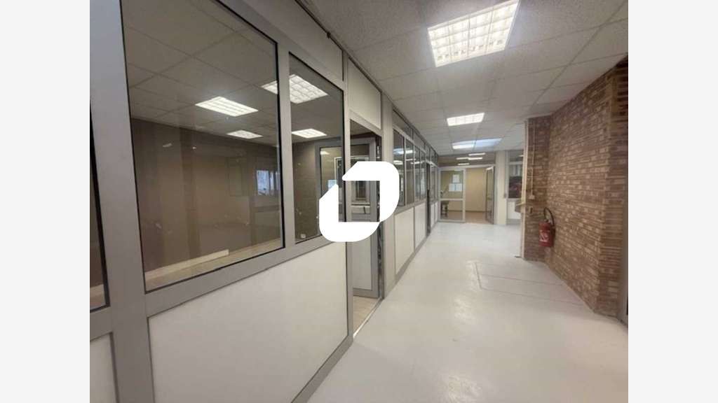 A louer Bureaux 400m² Eragny