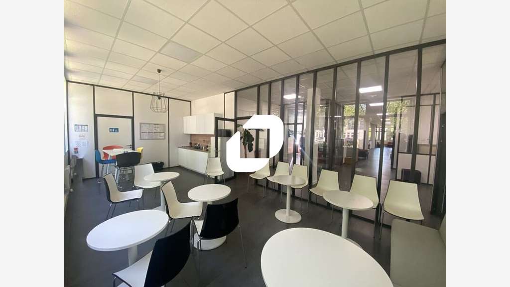 A louer Bureaux 420m² Eragny