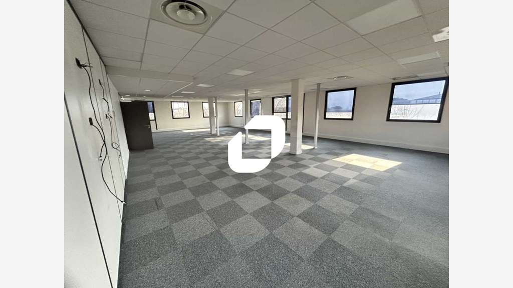 A louer Bureaux 452m² Ermont
