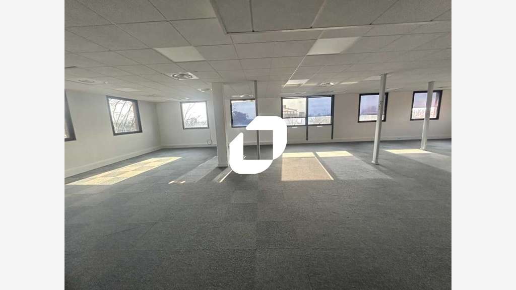A louer Bureaux 452m² Ermont