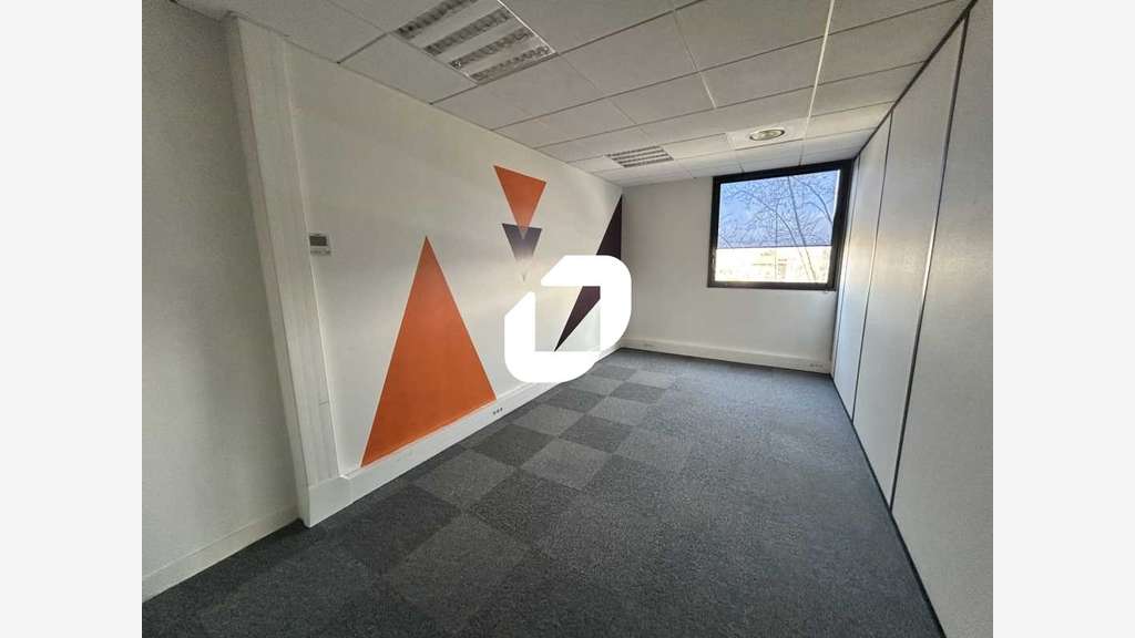 A louer Bureaux 452m² Ermont