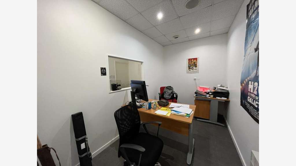 Bureaux 215m² R+1 ERP à louer à Bordeaux Nord
