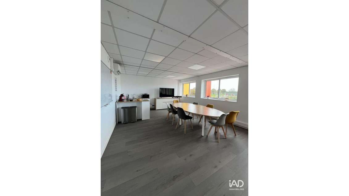 Location bureaux de 90m² à Essarts-en-Bocage