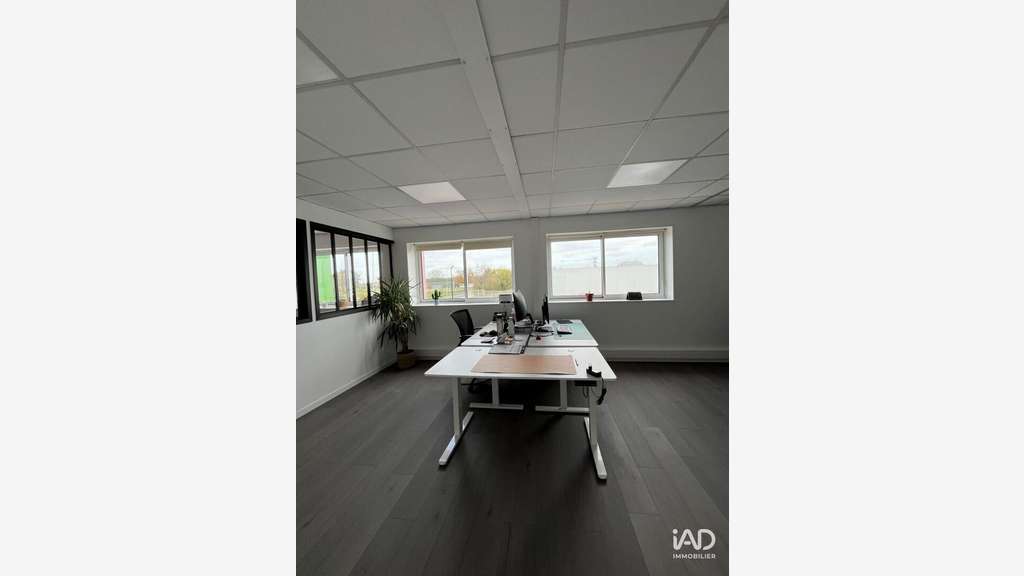 Location bureaux de 90m² à Essarts-en-Bocage