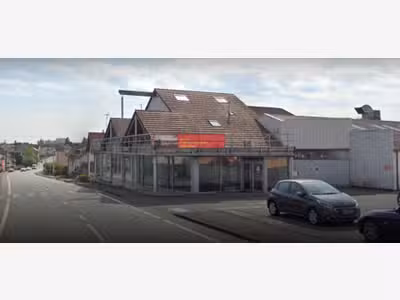 Ateliers et bureaux 868m² à louer à Essert