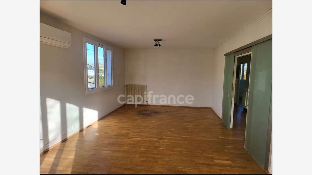 Bureaux 144m² parking à louer à Essey les Nancy
