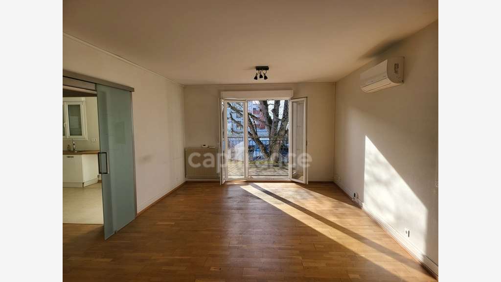 Bureaux 144m² parking à louer à Essey les Nancy