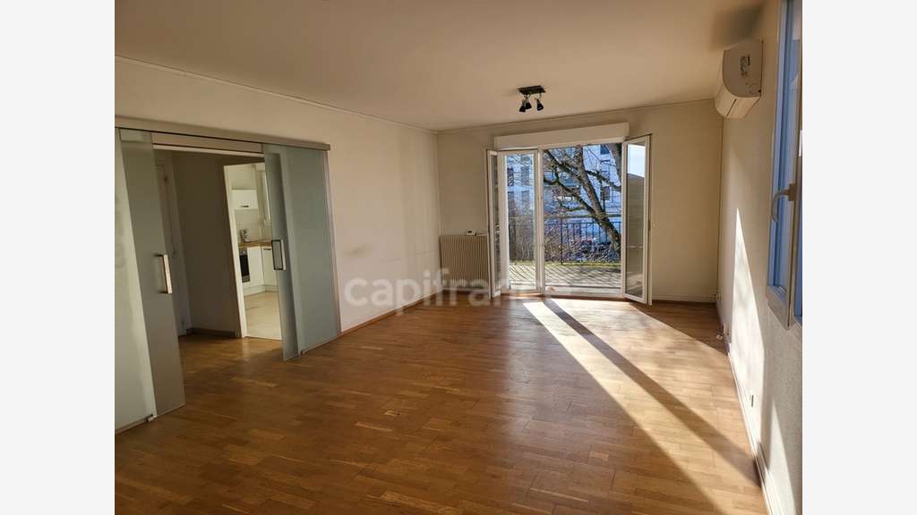 Bureaux 144m² parking à louer à Essey les Nancy