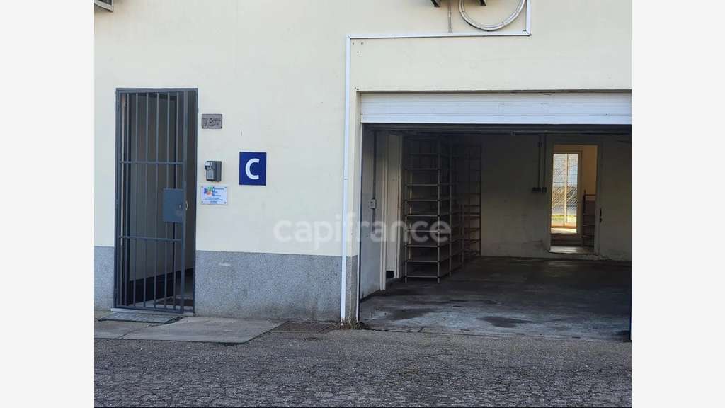 Bureaux 144m² parking à louer à Essey les Nancy