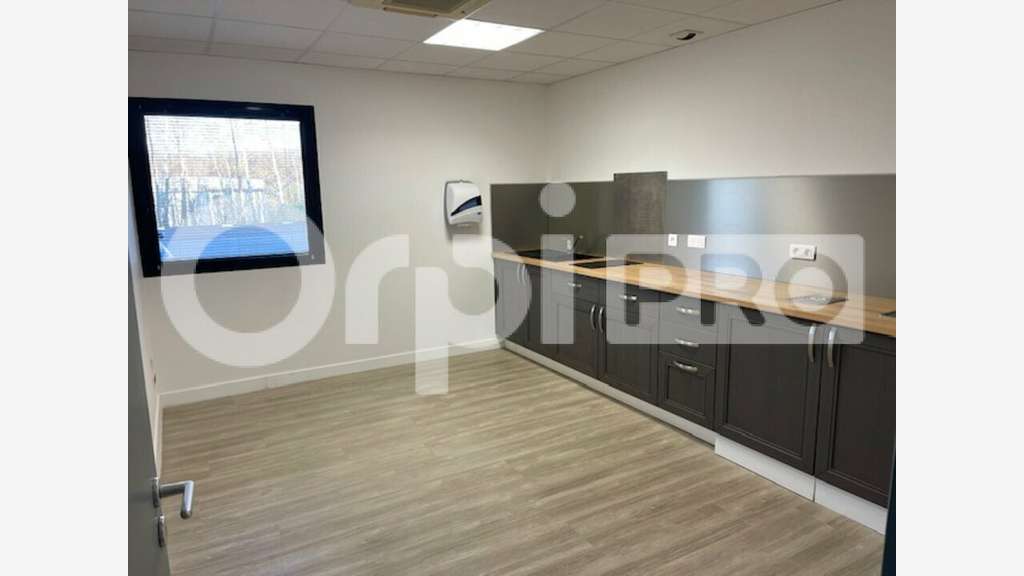 A louer bureaux 200m² à Limoges Ester Technopole