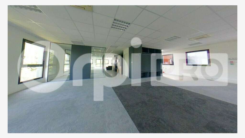 A Louer bureaux de 267m² Ester Technopole
