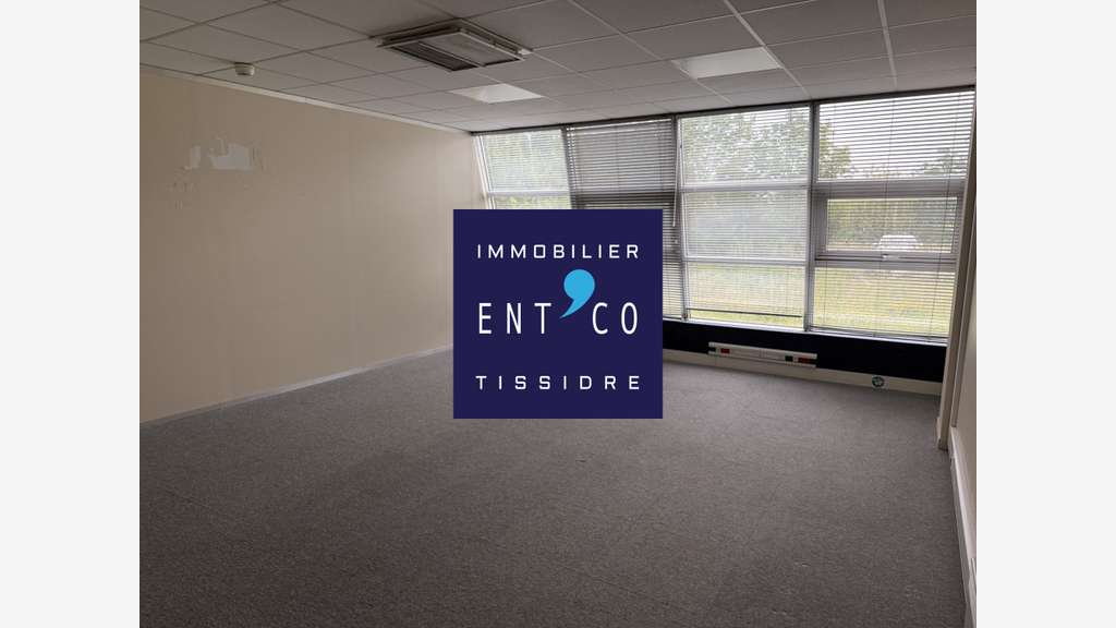 Bureaux lumineux fonctionnels à louer à Estillac