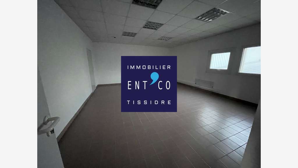 À LOUER Bureaux de 30 m² à Estillac Emplacemen