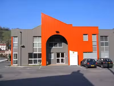 A louer bureaux et ateliers à Decazeville