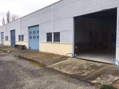 A louer ateliers et bureaux à Martres-Tolosane
