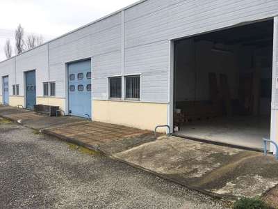 A louer ateliers et bureaux à Martres-Tolosane