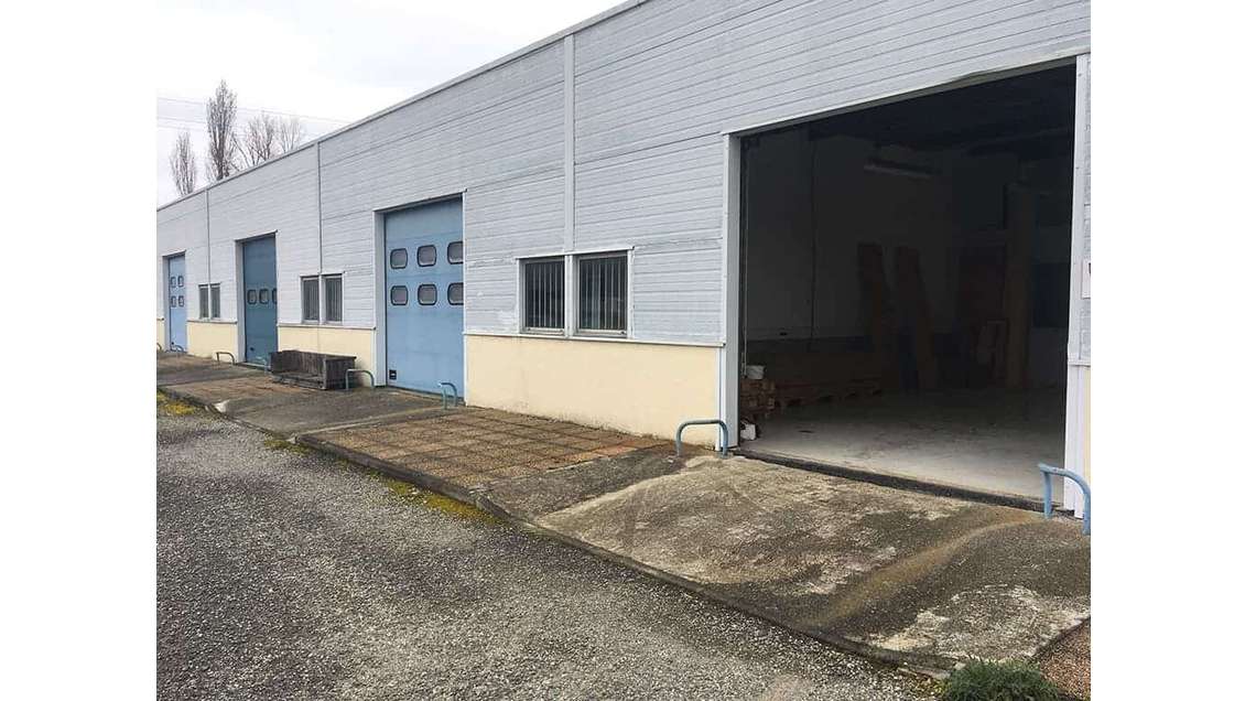 A louer ateliers et bureaux à Martres-Tolosane