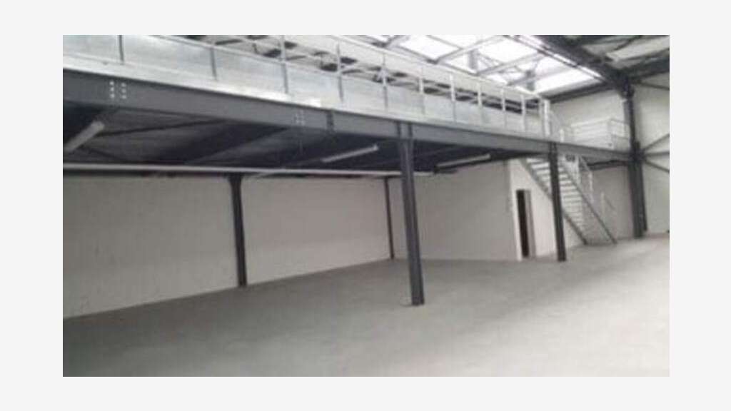 À louer bureaux et ateliers 850m² à Vic-en-Bigorre