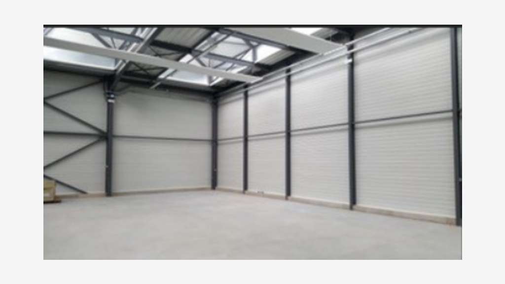 À louer bureaux et ateliers 850m² à Vic-en-Bigorre