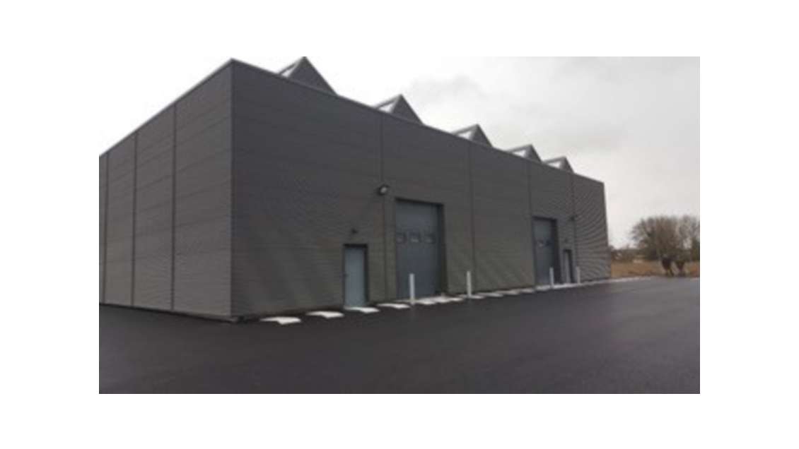 À louer bureaux et ateliers 850m² à Vic-en-Bigorre