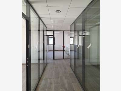 A louer bureaux et entrepôt 1225m² à Fréjus
