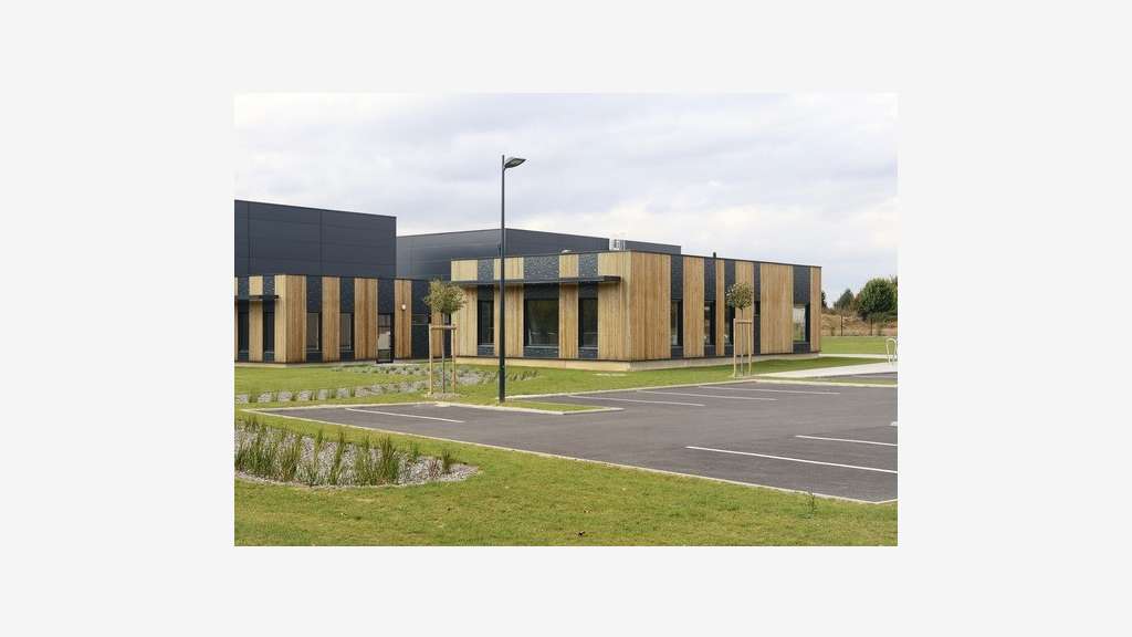 À louer bureaux et ateliers à Saint-Quentin