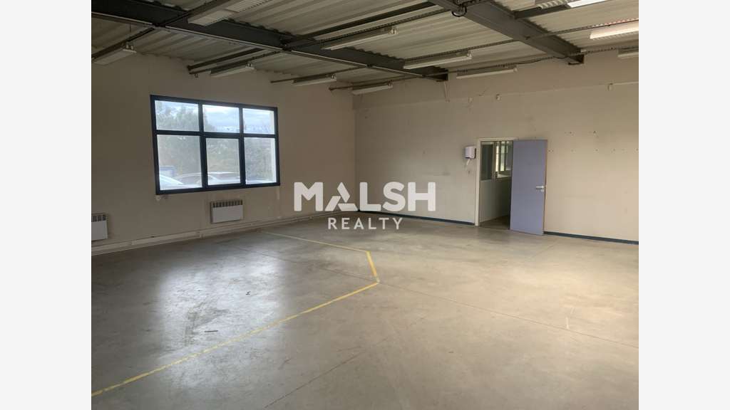 A louer locaux 220m² à Saint-Quentin-Fallavier