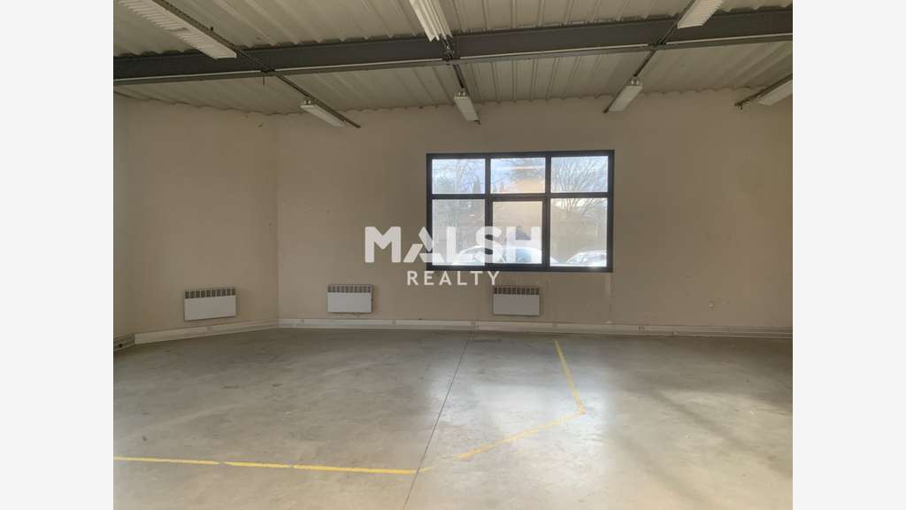 A louer locaux 220m² à Saint-Quentin-Fallavier