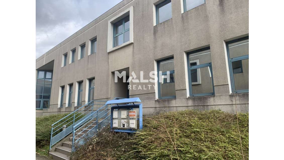 A louer locaux  220m² à Saint-Quentin-Fallavier