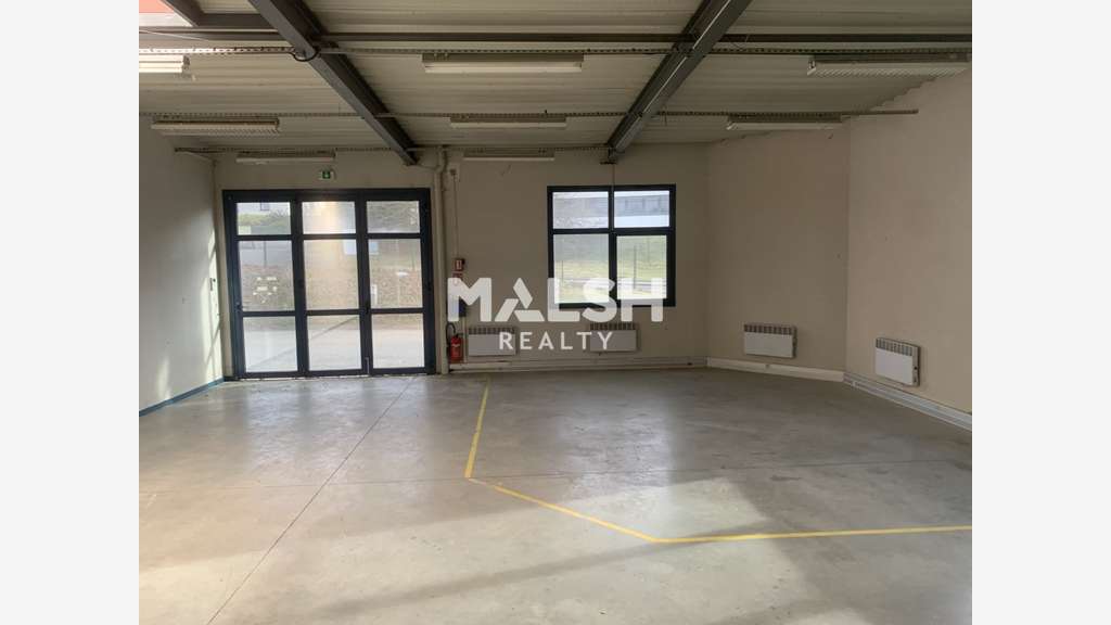 A louer locaux 220m² à Saint-Quentin-Fallavier
