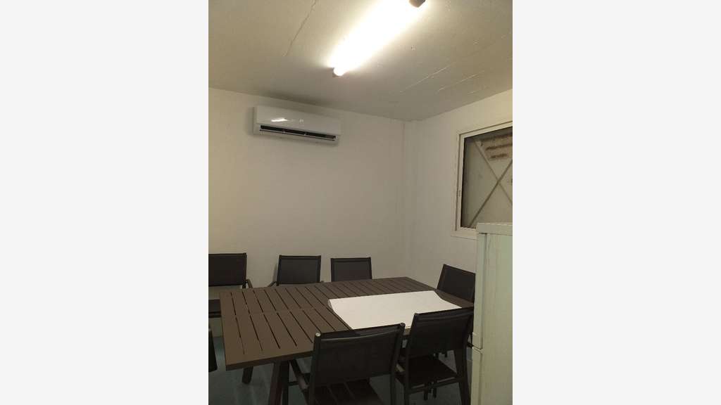 A louer bureau et stockage 220m² à Schoelcher