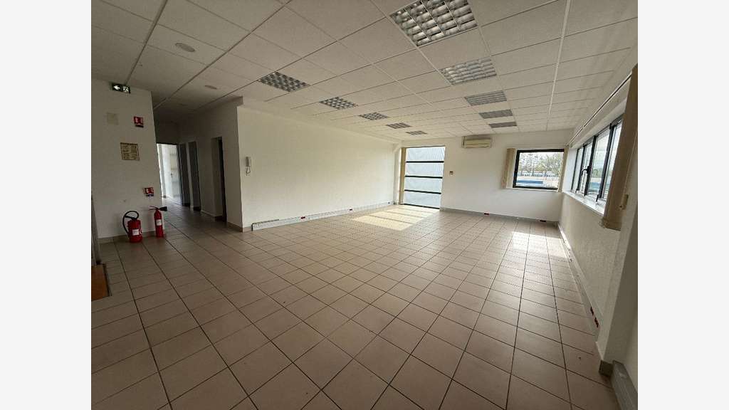 Local industriel 20m² à louer en ZI à Etupes