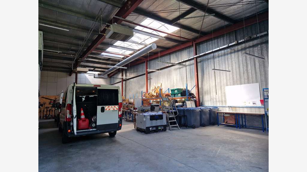 Local activité bureau 400m² à louer à Etupes (25)