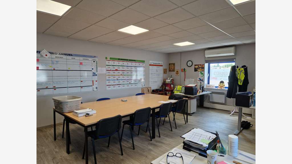 Local activité bureau 400m² à louer à Etupes (25)