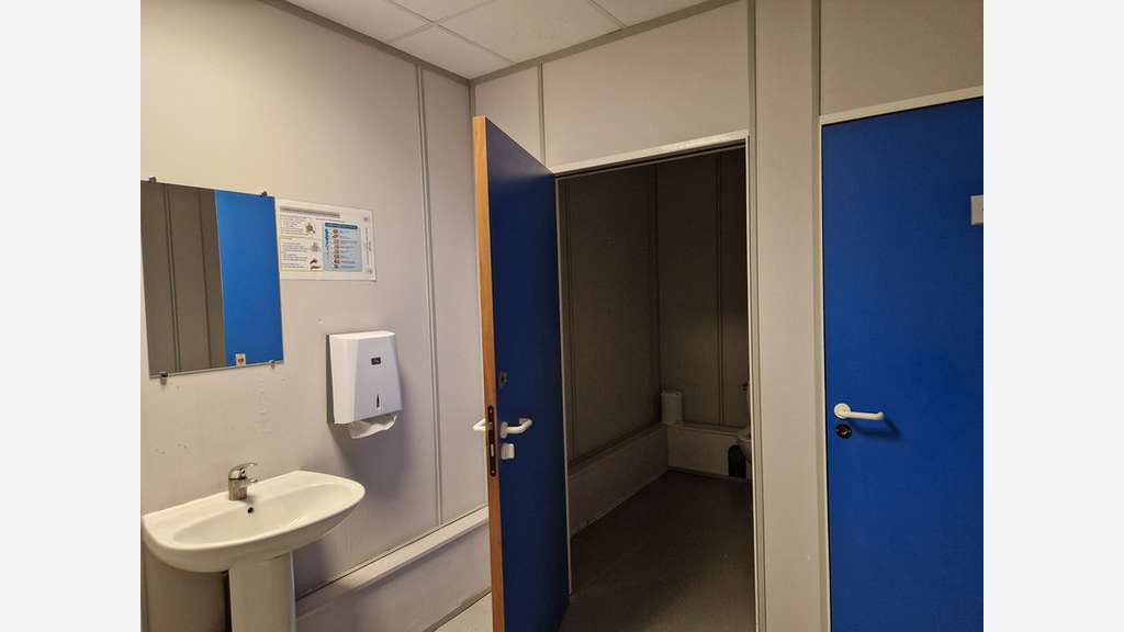 Local activité bureau 400m² à louer à Etupes (25)