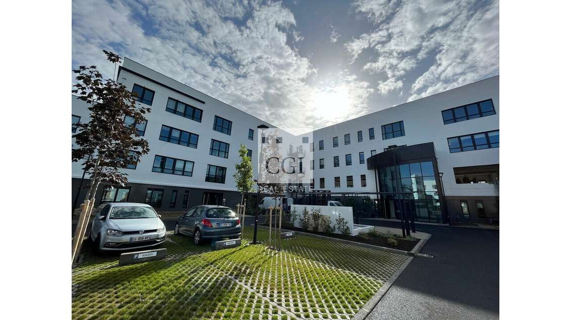 A louer bureaux 3143m² EverEst 2 à Genas A46