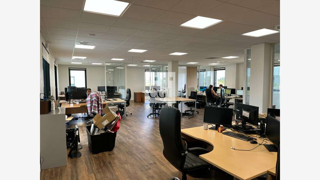 A louer bureaux 3143m² EverEst 2 à Genas A46