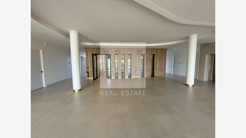 A louer bureaux 5570m² EverEst 3 à Genas A46