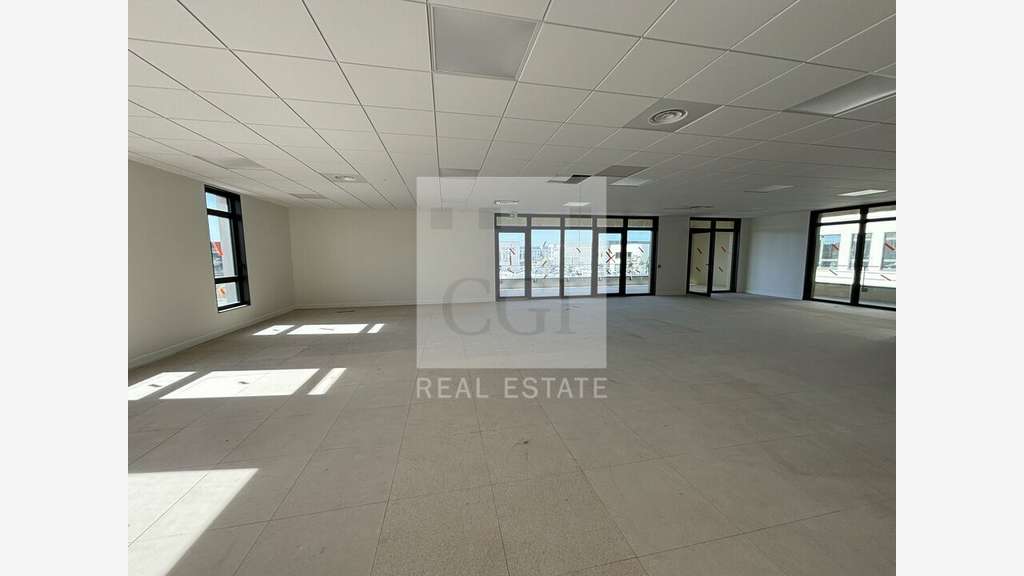 A louer bureaux 5570m² EverEst 3 à Genas A46