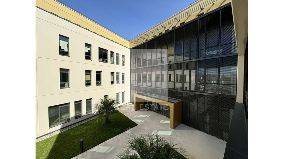 A louer bureaux 5570m² EverEst 3 à Genas A46