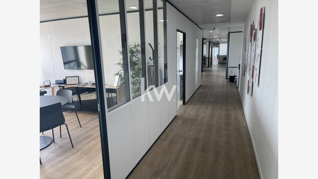 A louer bureaux 270m² Carré Haussmann Evry