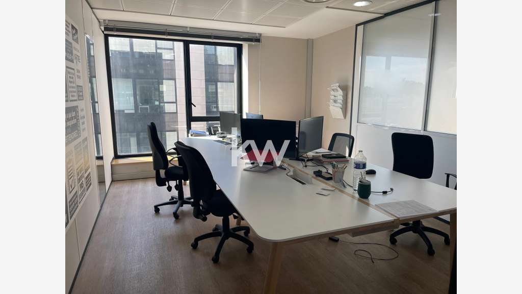 A louer bureaux 270m² Carré Haussmann Evry