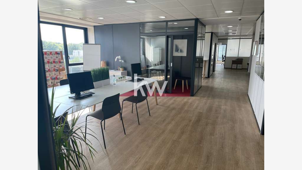 A louer bureaux 270m² Carré Haussmann Evry